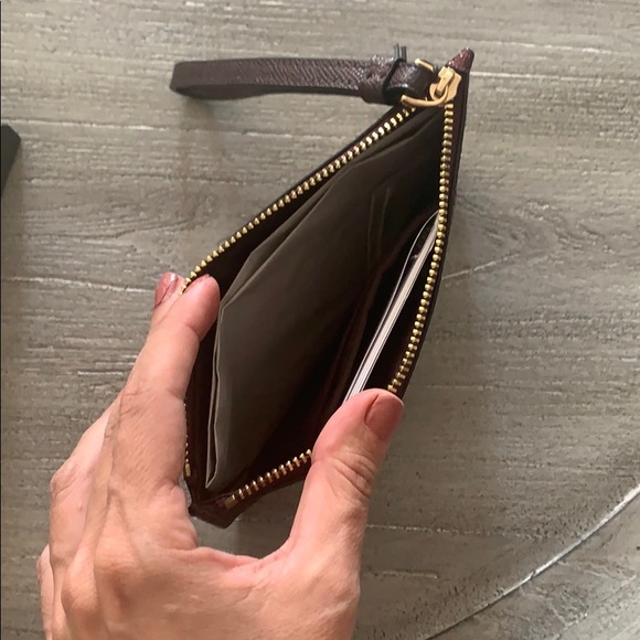 * SOLD* New heart glitter small wristlet coach - Picture 3 of 6